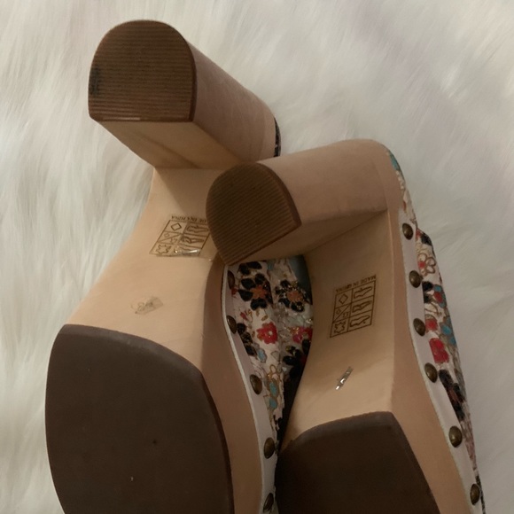 Clogs - Picture 6 of 6